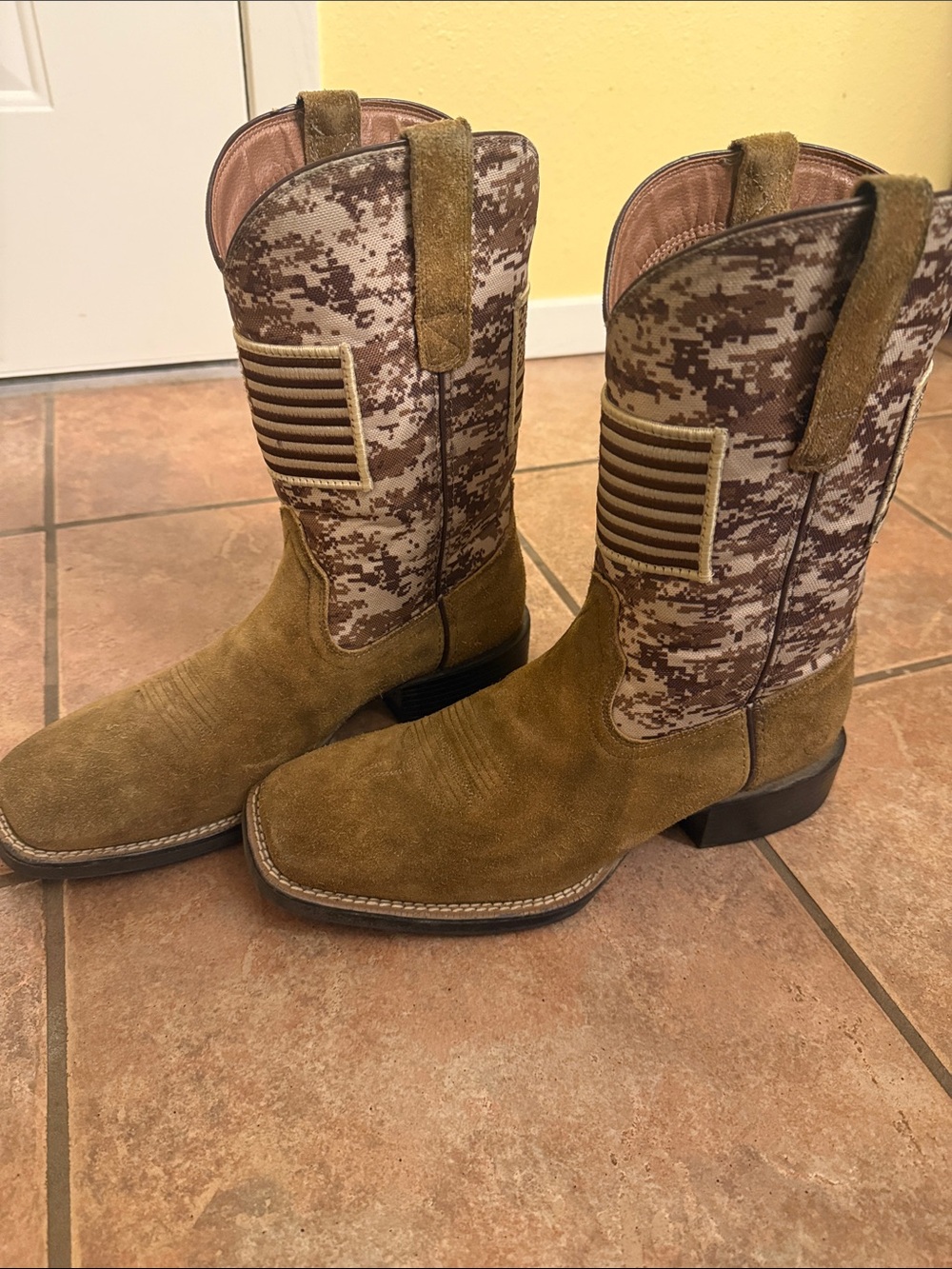 Ariat Sport Patriot size 10 Men's Suede Western Work Boots Camo